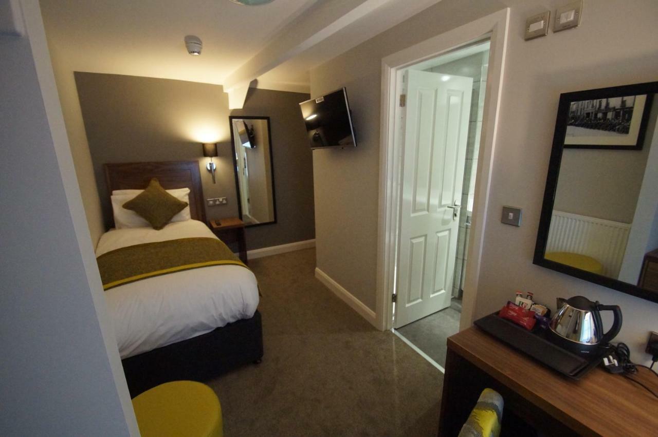 New Park Hotel Carmarthen Kültér fotó